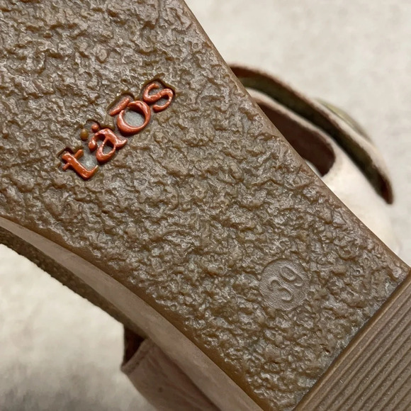 Taos Women's Carousel Wedge Sandal Color Stone Size EU 39 distressed leather - Picture 9 of 12